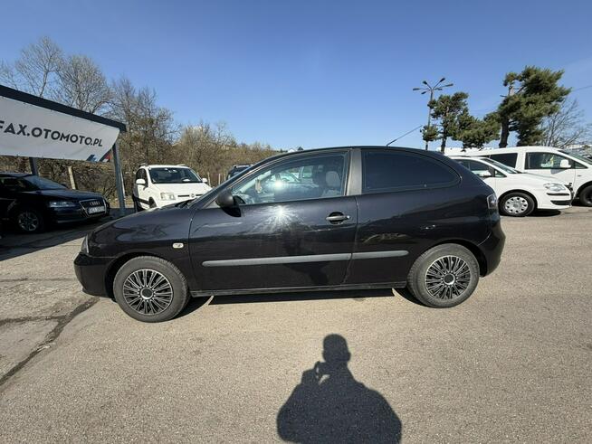 Seat Ibiza Dwa komplety kół, Radio, Wspomaganie kierownicy, ABS