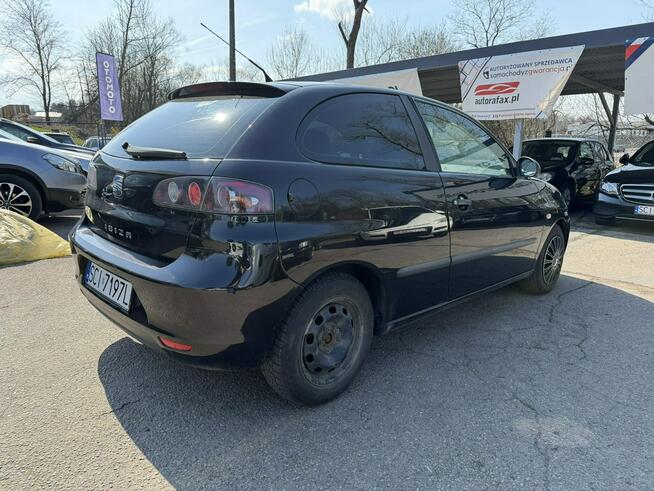 Seat Ibiza Dwa komplety kół, Radio, Wspomaganie kierownicy, ABS