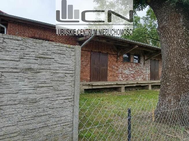 Murowana hala z rampą Bobrówko gm. Strzelce Kraj.