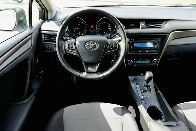 Toyota Avensis salon Polska, serwis ASO, ładne wnętrze, EURO 6