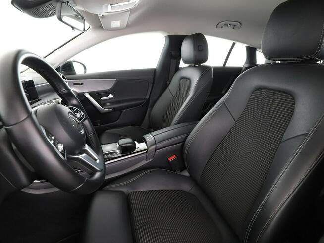 Mercedes CLA 200 Historia serwisowa Automat Full LED Navi Czujniki parkowania Klimatyza