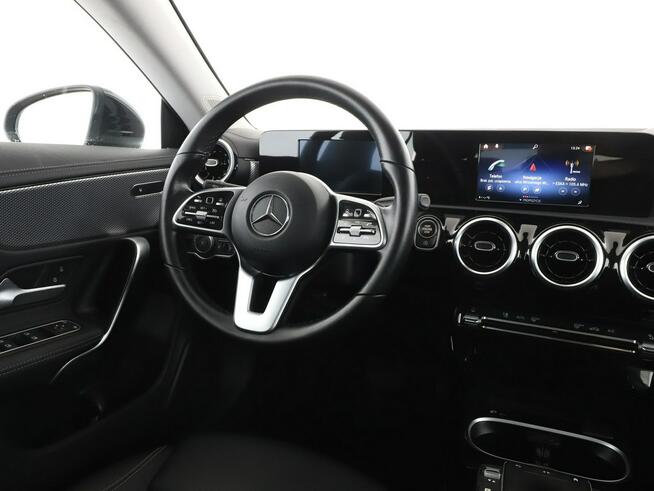 Mercedes CLA 200 Historia serwisowa Automat Full LED Navi Czujniki parkowania Klimatyza