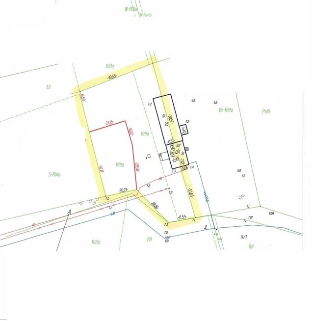 Dom na dużej działce.