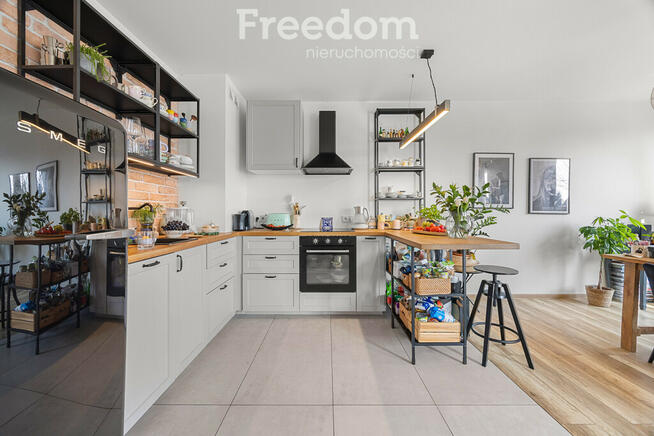 Dwupoziomowe 85 m² + antresola i 2 balkony