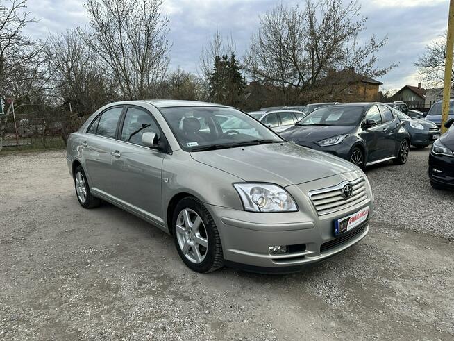 Toyota Avensis 2.0 benzyna/Bogata wersja/Historia serwisowa/Zamiana/Kredyt