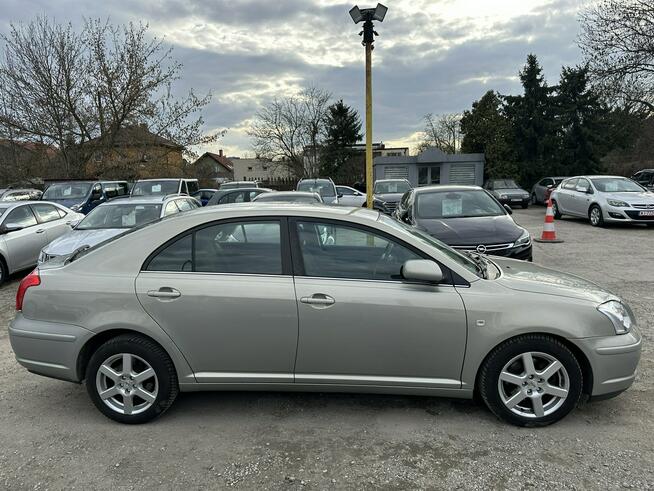 Toyota Avensis 2.0 benzyna/Bogata wersja/Historia serwisowa/Zamiana/Kredyt