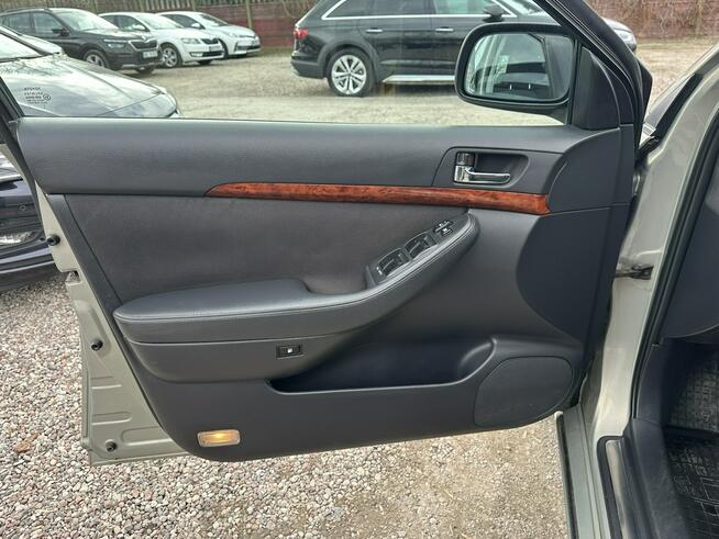 Toyota Avensis 2.0 benzyna/Bogata wersja/Historia serwisowa/Zamiana/Kredyt