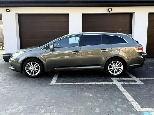 Toyota Avensis 2.0B 152KM Navi Kamera Cofania Dobry Stan