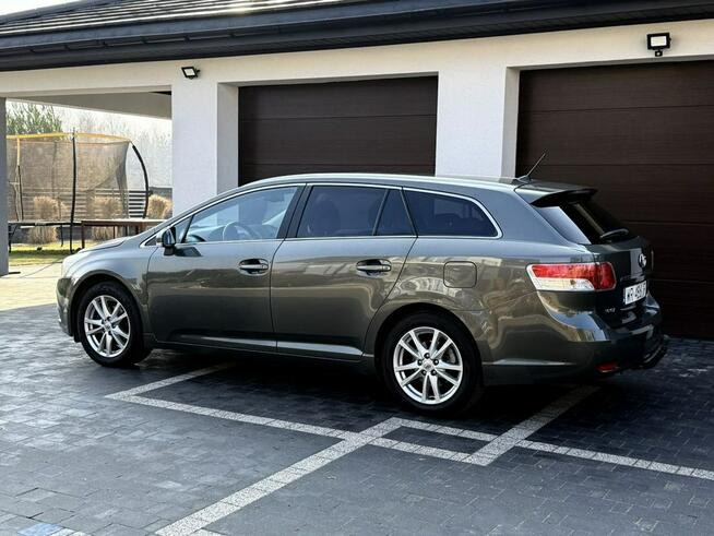 Toyota Avensis 2.0B 152KM Navi Kamera Cofania Dobry Stan