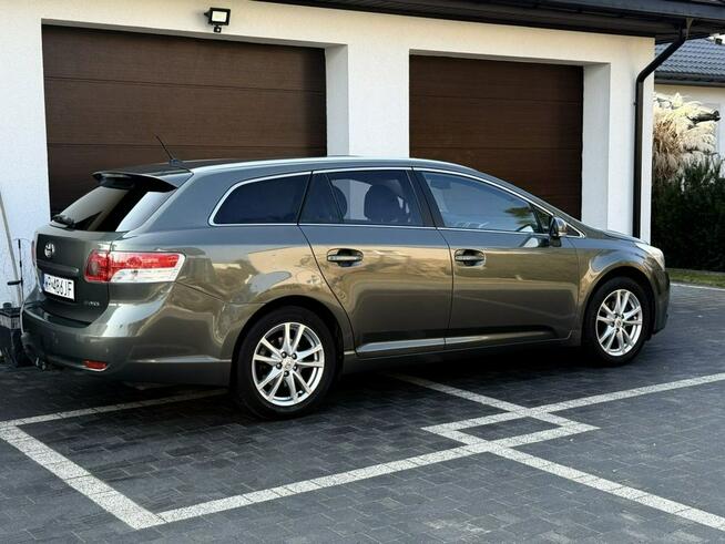 Toyota Avensis 2.0B 152KM Navi Kamera Cofania Dobry Stan