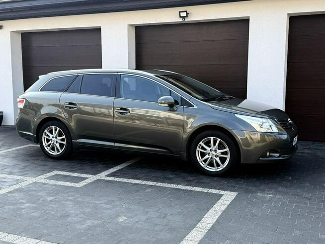 Toyota Avensis 2.0B 152KM Navi Kamera Cofania Dobry Stan