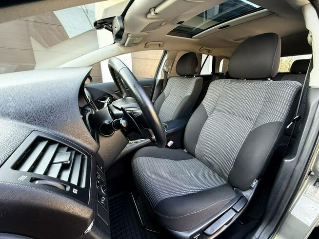 Toyota Avensis 2.0B 152KM Navi Kamera Cofania Dobry Stan