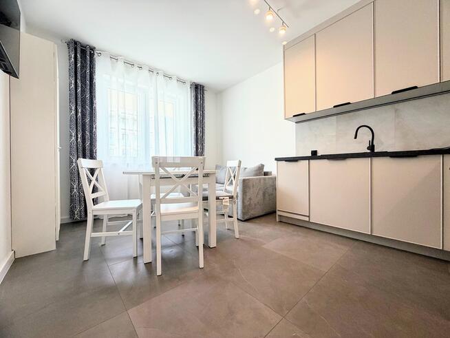 2 pokoje oddzielna kuchnia, balkon, kom. lok.