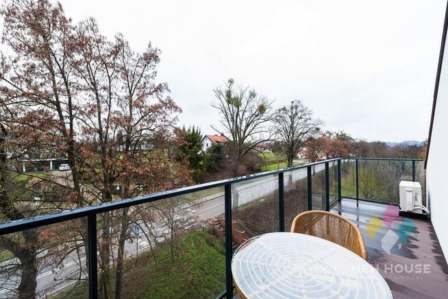 4 pok. 67,3 m2 z przy J. Mikołajskim, taras 10 m2.