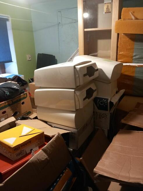 Piwnica do opróżnienia Zabki i sprzedaży zawartość