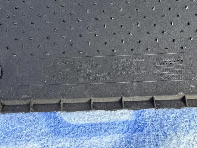 Dywaniki welurowe oryginalne Seat. Komplet.