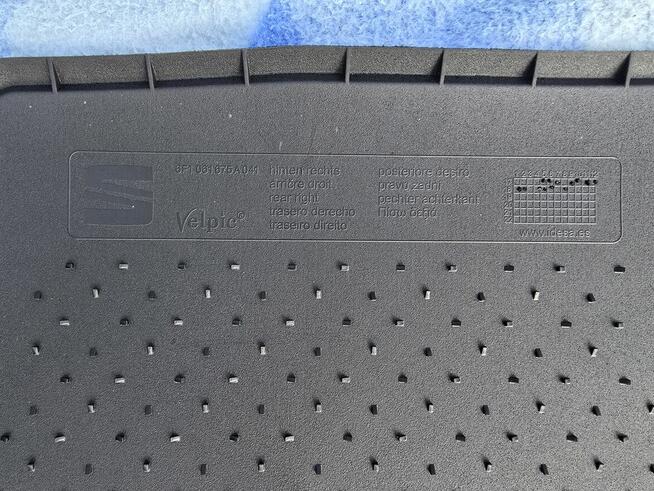 Dywaniki welurowe oryginalne Seat. Komplet.