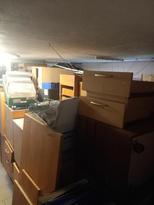 Piwnica do opróżnienia Zabki i sprzedaży zawartość