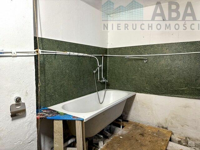 Przestronny dom z garażem w spokojnej okolicy