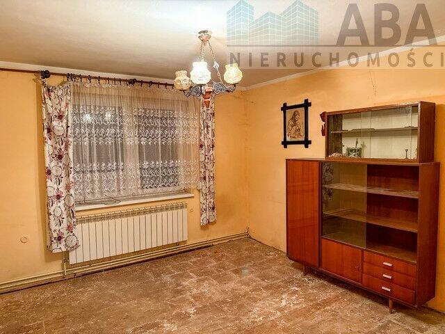 Przestronny dom z garażem w spokojnej okolicy