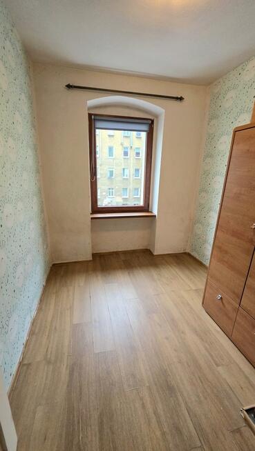 Odrestaurowana kamienica, 2 pok. I piętro