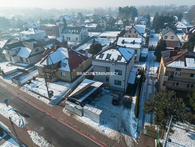 Dom Niepołomice, Aleja Dębowa