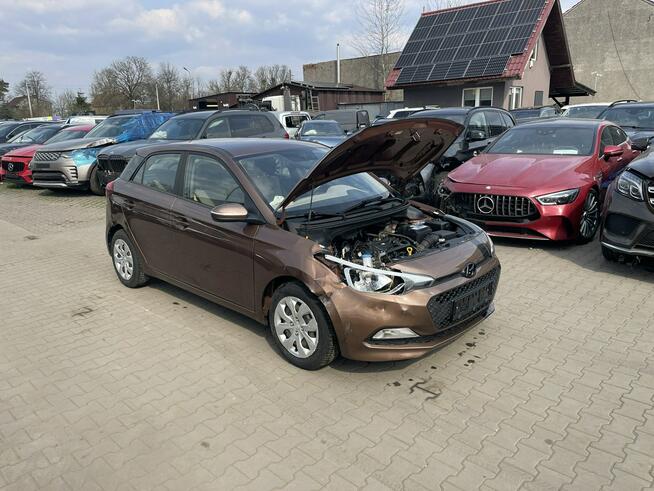 Hyundai i20 Klimatyzacja czujniki park.
