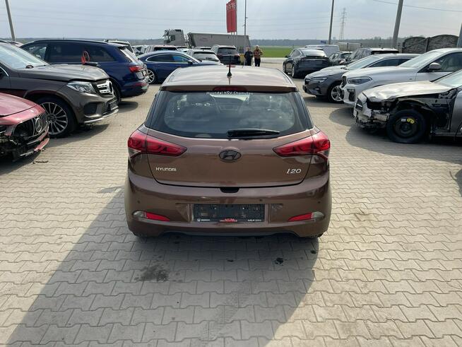 Hyundai i20 Klimatyzacja czujniki park.