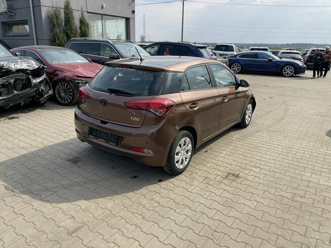 Hyundai i20 Klimatyzacja czujniki park.
