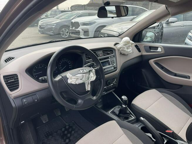 Hyundai i20 Klimatyzacja czujniki park.