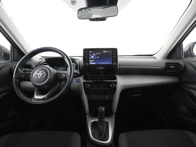 Toyota Yaris Cross hybryda automat kamera ACC