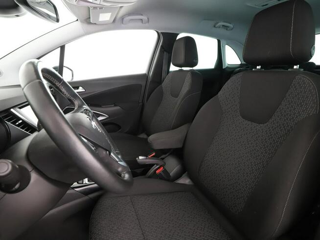 Opel Crossland X klima auto grzane fotele kamera i czujniki parkowania