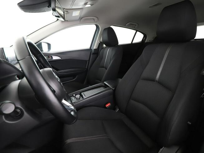 Mazda 3 klima auto navi grzane fotele kamera i czujniki parkowania