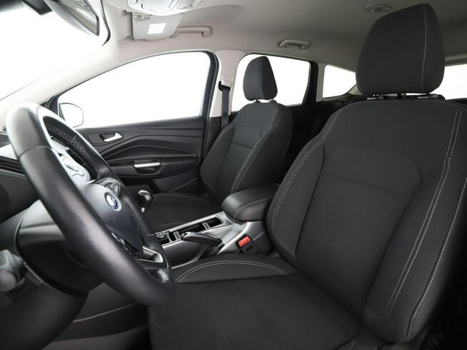 Ford Kuga klimatyzacja grzane fotele czujniki parkowania