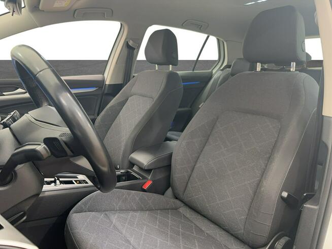 Volkswagen Golf VIII 1.0 eTSI Life DSG Hatchback