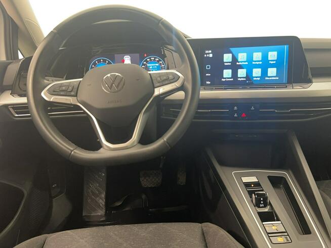 Volkswagen Golf VIII 1.0 eTSI Life DSG Hatchback