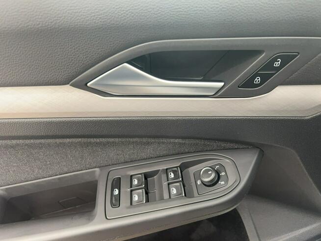 Volkswagen Golf VIII 1.0 eTSI Life DSG Hatchback