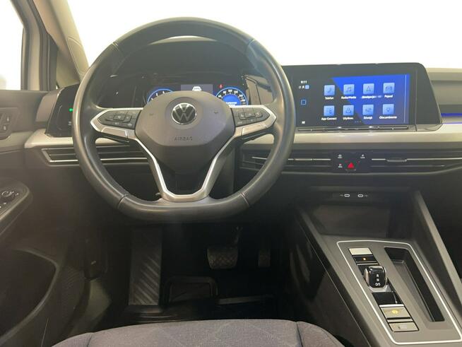 Volkswagen Golf VIII 1.0 eTSI Life DSG Hatchback