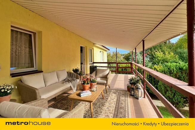 Dom z budynkami gospodarczymi w Rębisze-Kolonia.