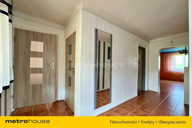 Dom z budynkami gospodarczymi w Rębisze-Kolonia.