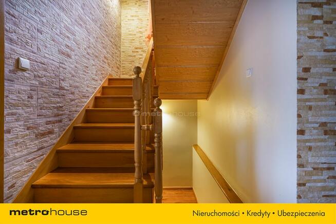 Dom do zamieszkania z kominkiem, ogrodem i garażem