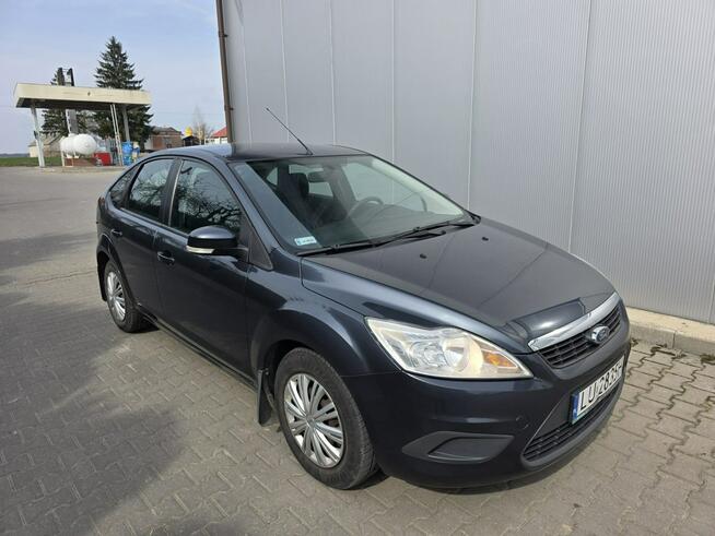 Ford Focus 1.6 benzyna mały przebieg klimatyzacja ważne opłaty