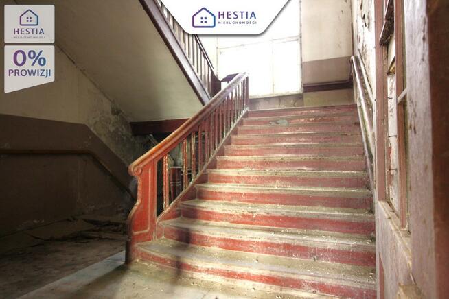 Sprzedaż pałacu z XIX wieku do remontu.