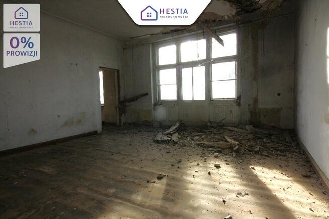 Sprzedaż pałacu z XIX wieku do remontu.