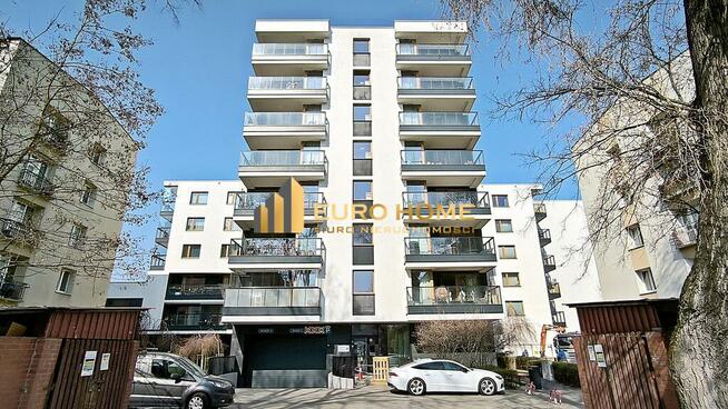 BLISKO RONDA DASZYŃSKIEGO W APARTAMENTOWCU