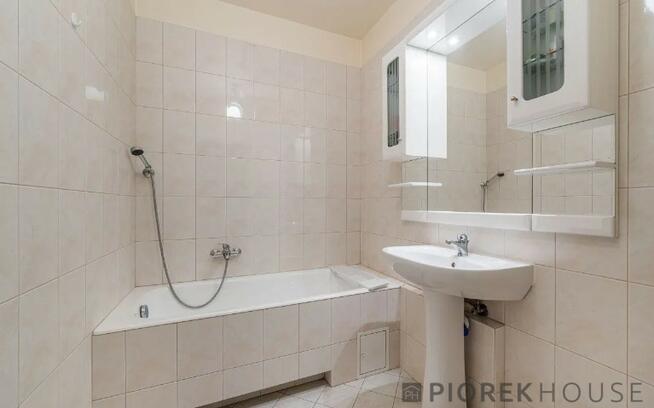 4-pokojowe mieszkanie na Woli