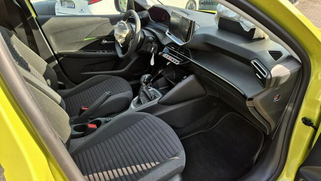 Peugeot 208 Lifting 1.2i VTI 75KM Tablet