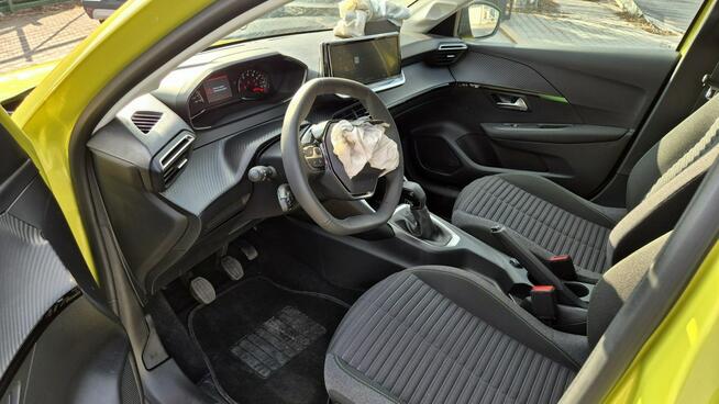 Peugeot 208 Lifting 1.2i VTI 75KM Tablet