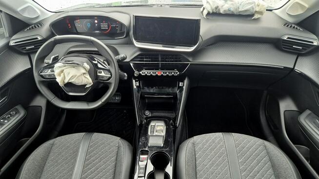 Peugeot 208 Lifting 1.2i PureTech 100 Hybrid 48V Alu Tablet