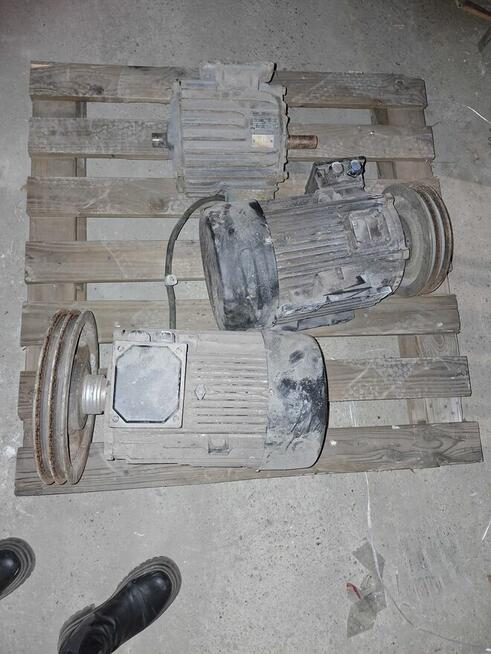 ZESTAW SILNIKÓW ELEKTRYCZNYCH 3-FAZOWYCH + KOŁA PASOWE